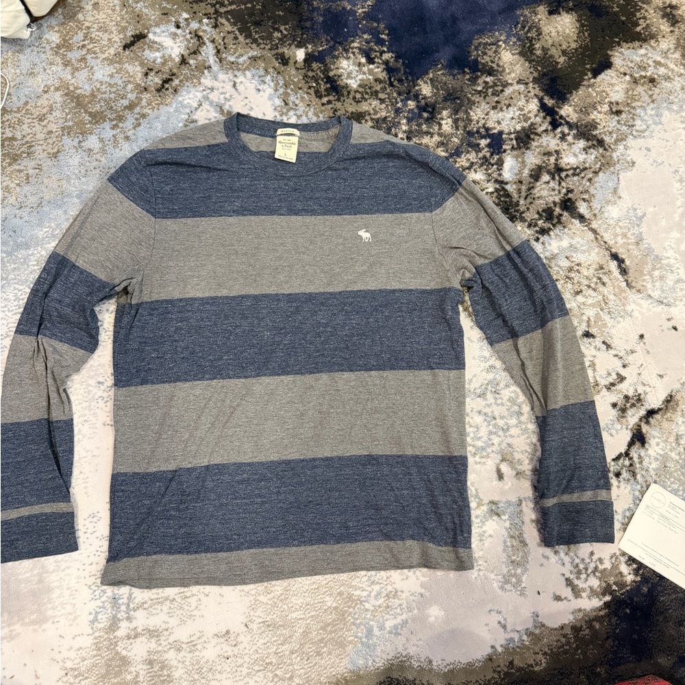 Abercrombie & Fitch Men's Long-Sleeve Wide-Stripe Crewneck - Blue & Gray